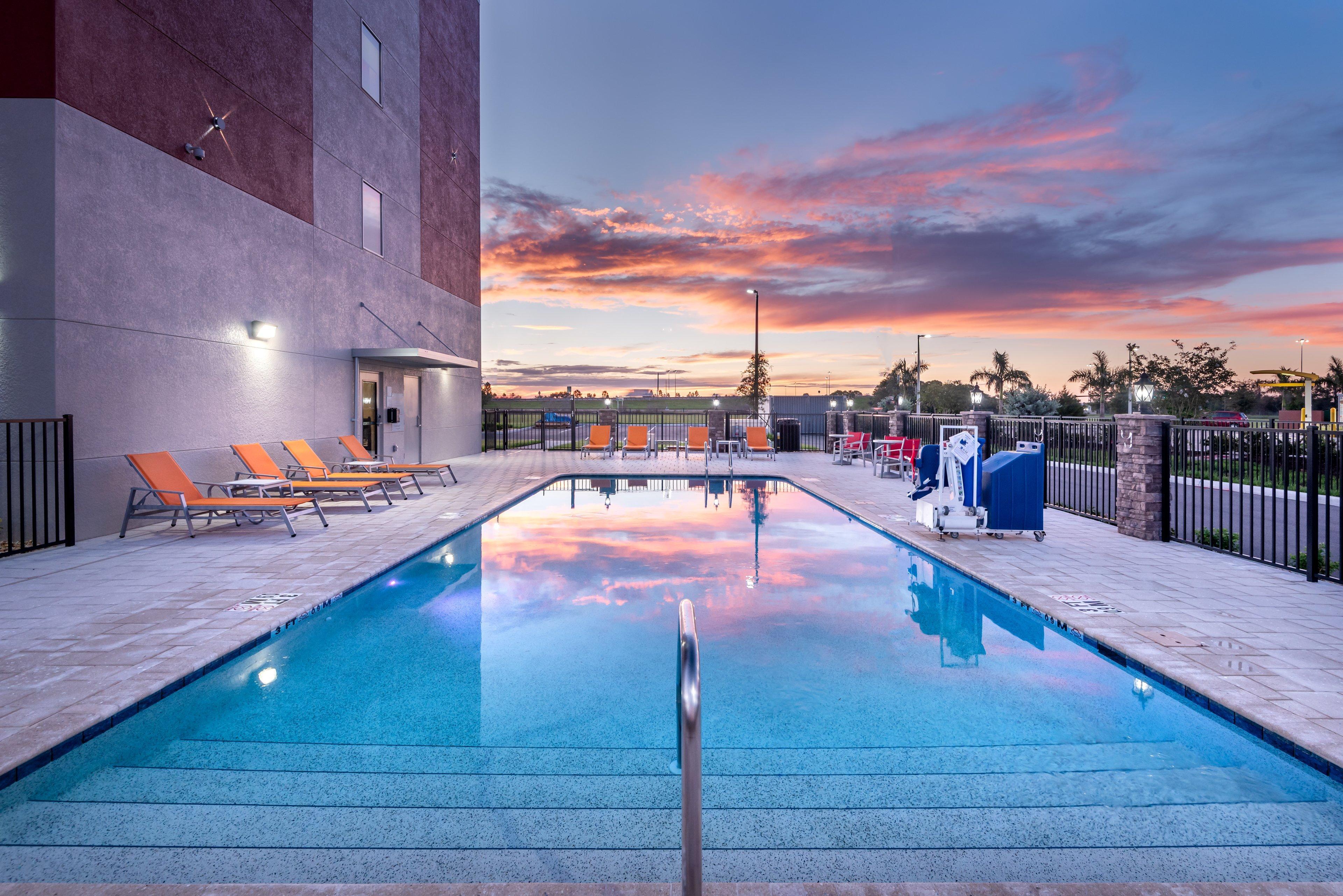 Holiday Inn Express & Suites - Punta Gorda By Ihg Εξωτερικό φωτογραφία